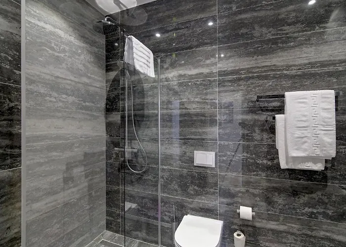 Luxury Amarin Apartment