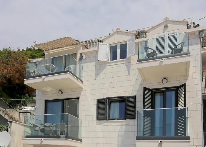 Luxury Amarin Apartment